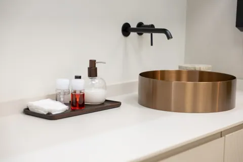Lavabo y encimera de una sala